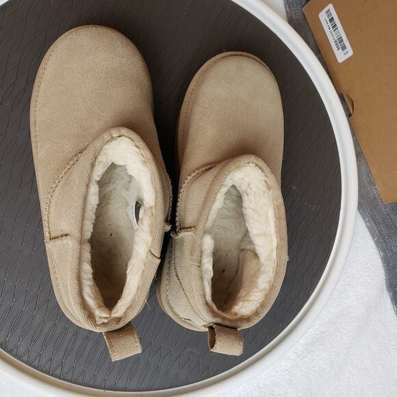 UGG Classic Mini Platform Boots Women 5 Beige Shearling Lined Cozycore - Picture 9 of 11